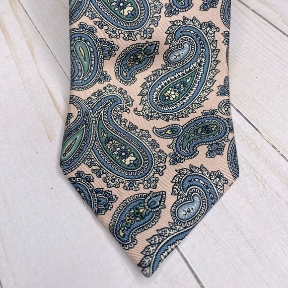 Ferrell Reed For Nordstrom 100% Silk Tie Soft pink Paisley - Picture 2 of 6